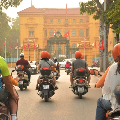 Hanoi - Visita à cidade em moto - Limusine para Sapa 