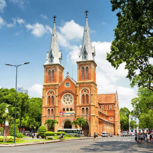  Hoi An – Voo para Ho Chi Minh – Visita