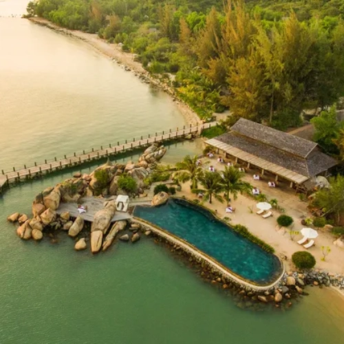 https://avexvietnamtravel.asia/wp-content/uploads/2026/05/LAlya-Ninh-Van-Bay.webp