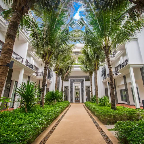 https://avexvietnamtravel.asia/wp-content/uploads/2026/05/Lotus-Blanc-Hotel.webp