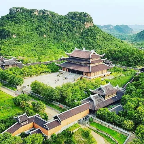 Ninh Binh (Pagode Bai Dinh, Trang An) – Hanoi