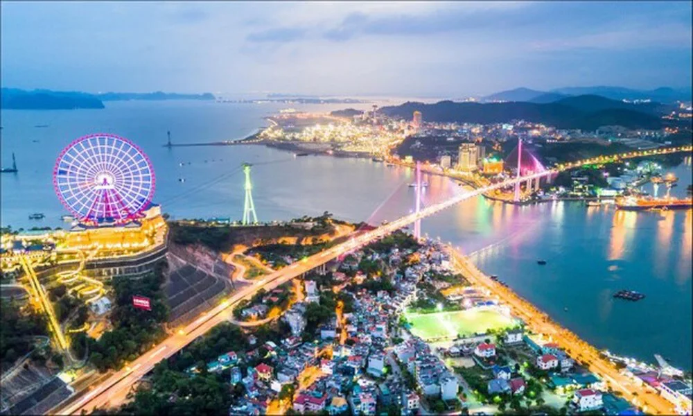 Halong durante a temporada de festivais tradicionais do Vietnã